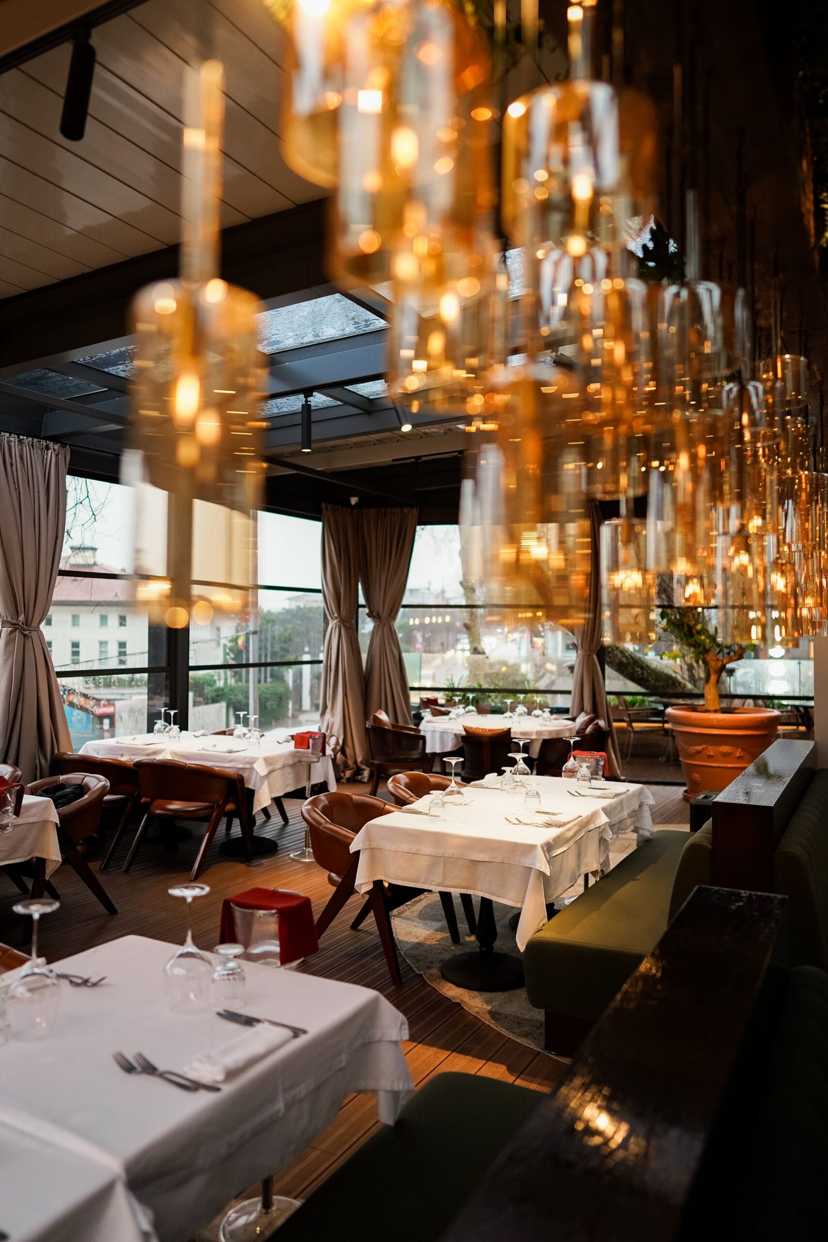 Premium restaurant lighting