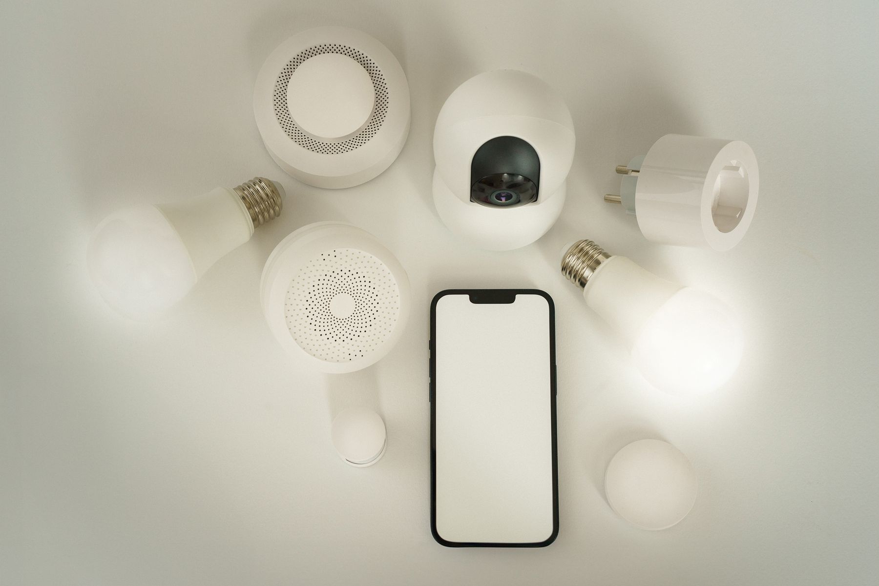 Smart home lighting devices